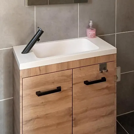 Stunning In With Kitchen * Chamaret