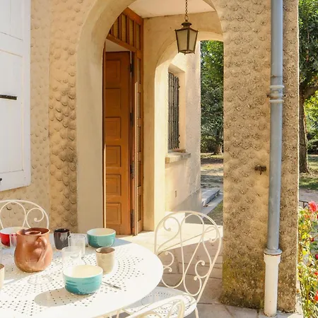 Stunning In With Kitchen