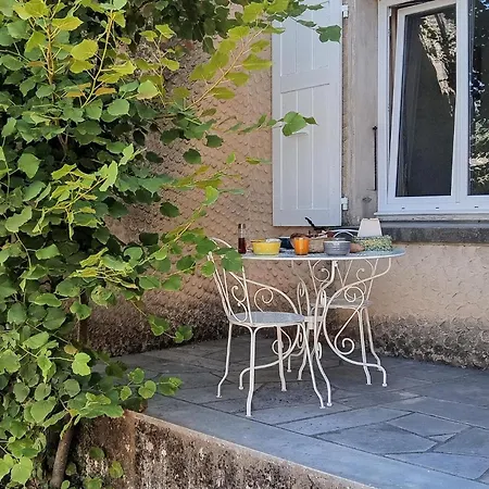 Vakantiehuis Stunning In With Kitchen Chamaret
